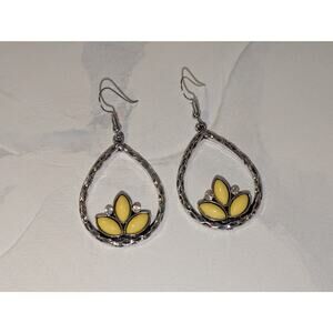Cute Vintage 1980s Silver-Tone Dangle Teardrop Earrings w/ Yellow Floral Accents